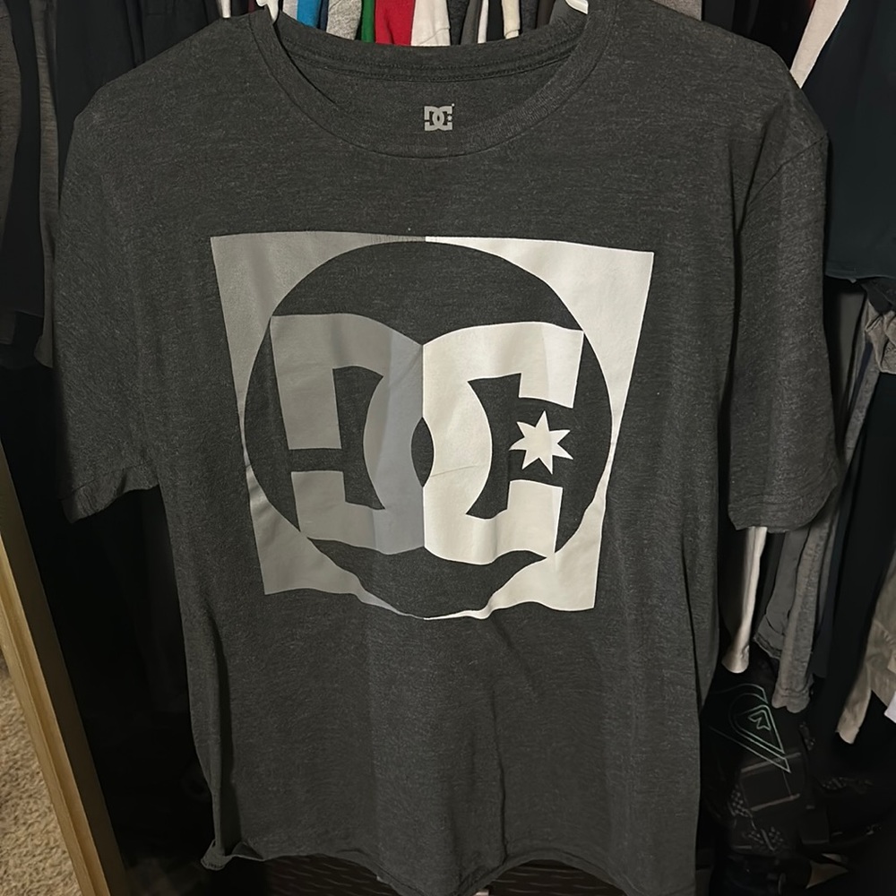 Gray Mens DC shirt size M